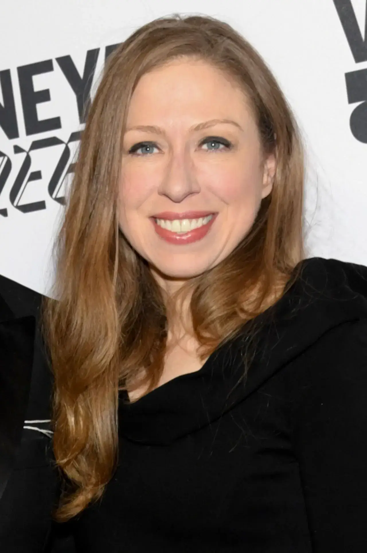 CHELSEA CLINTON PHOTOSHOOT AT VINEYARD THEATRE ANNUAL GALA IN NEW YORK